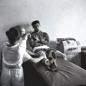 把🍌伸进女人的🍑洗澡动漫
