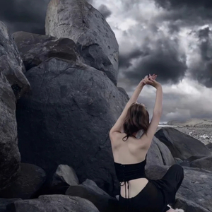 把🍌伸进女人的🍑洗澡动漫
